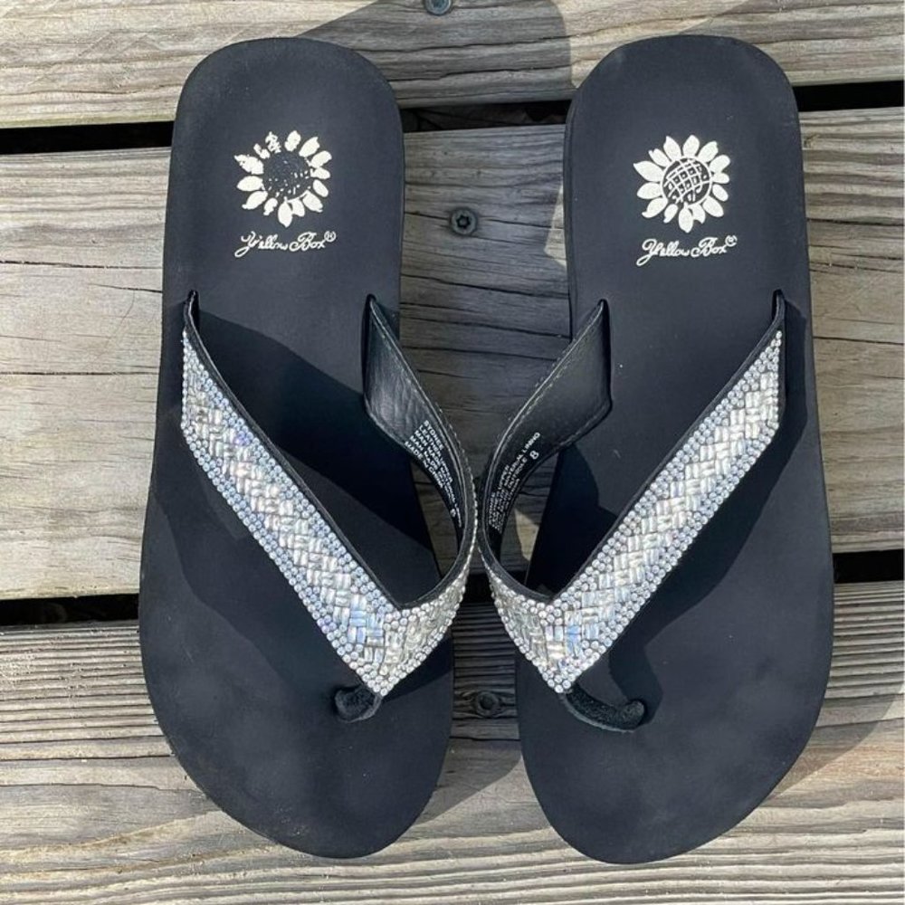 Yellow Box Size 8 Sparkle Flip Flops EUC